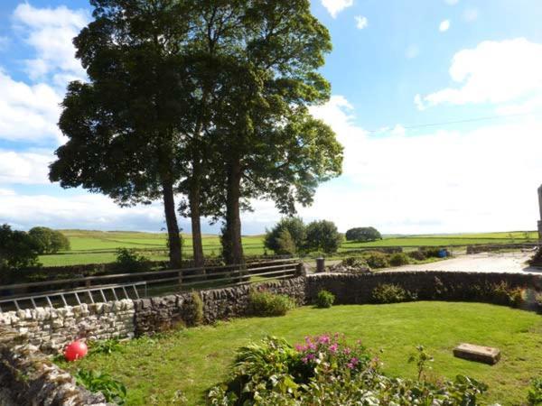 Bank Top Earl Sterndale Bagian luar foto